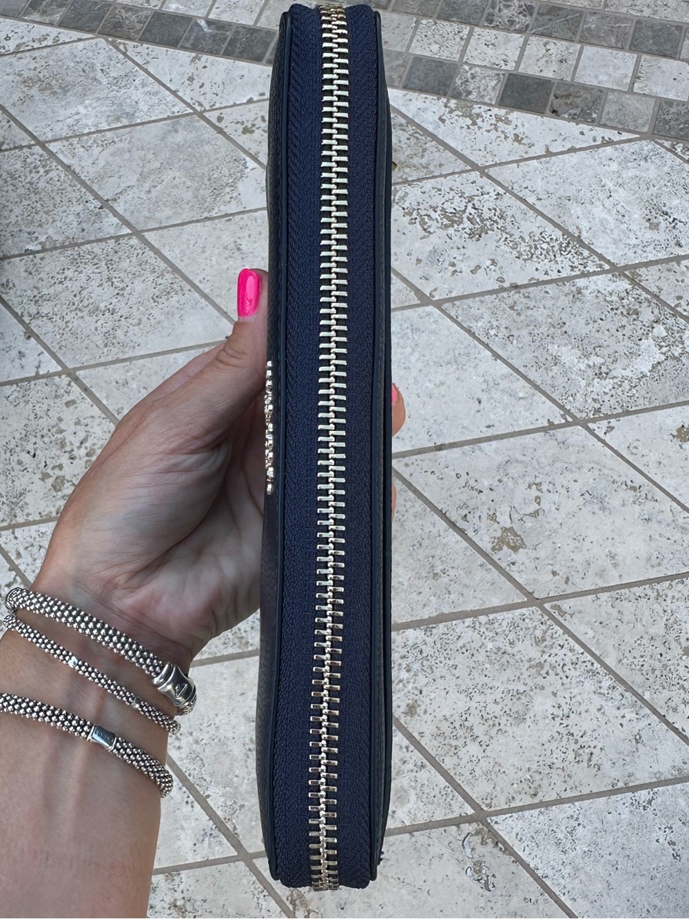 NWOT - Kate Spade Navy Zip-Around Leather Wallet - Picture 4 of 8